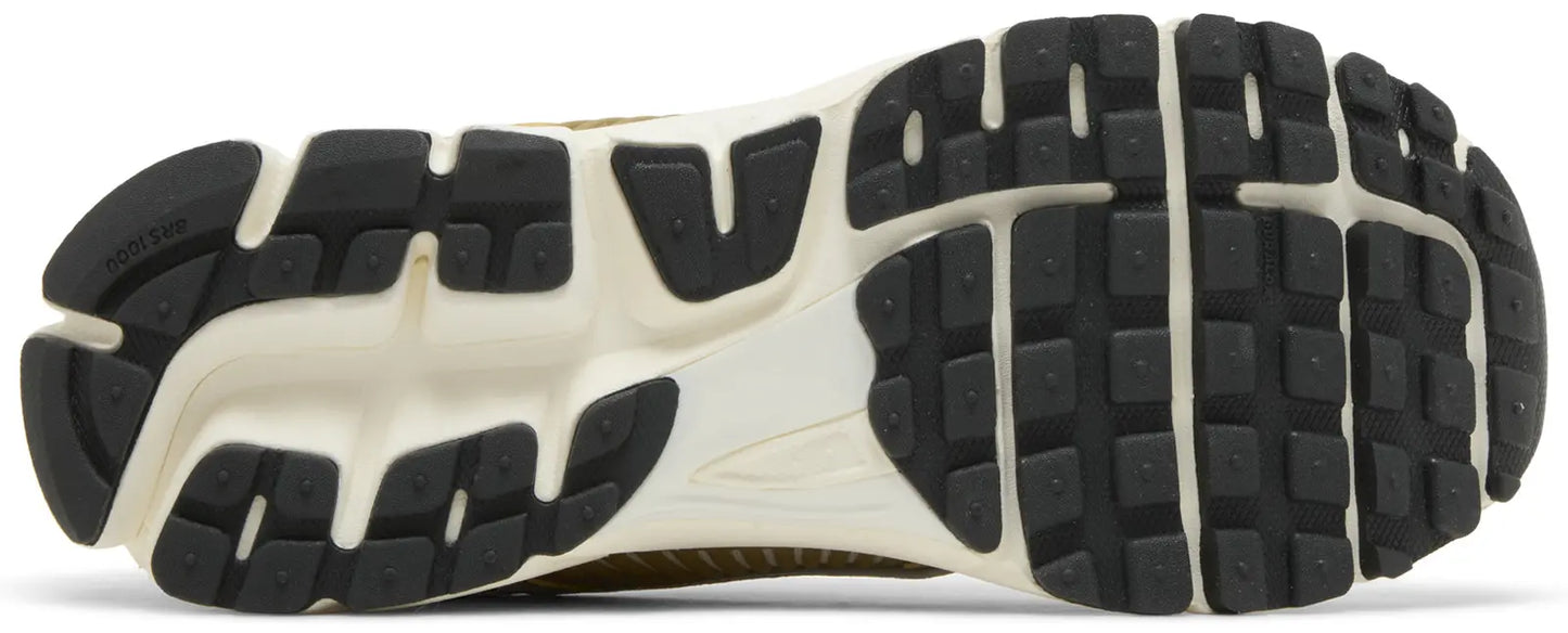 Nike Zoom Vomero 5 (Metallic Gold)