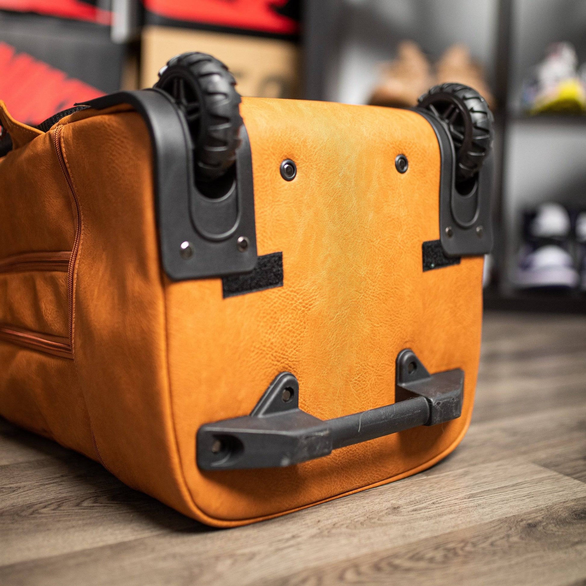 Brown Leather Roller Bag Set - Lucid Soles