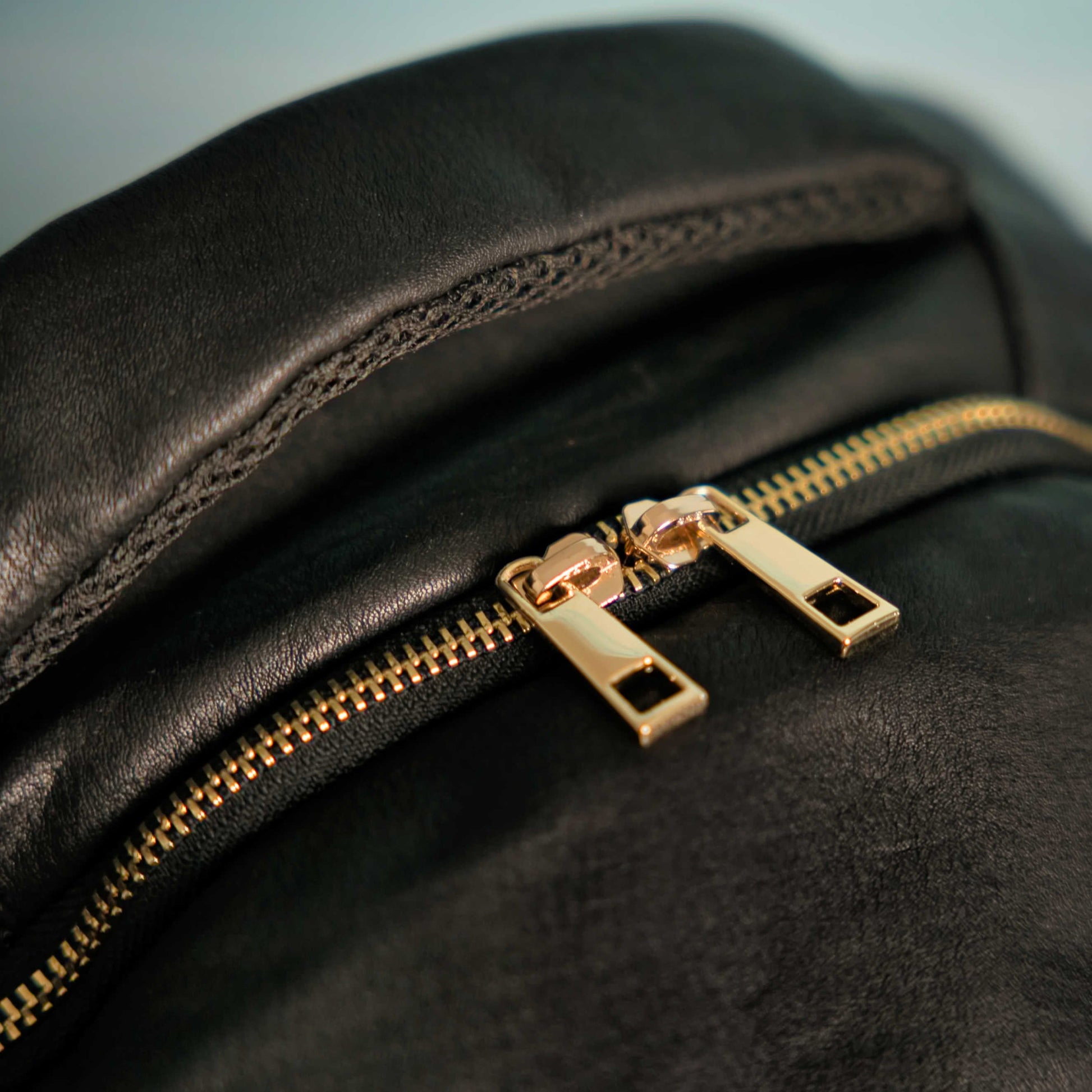 Black Leather Commuter Bag - Lucid Soles