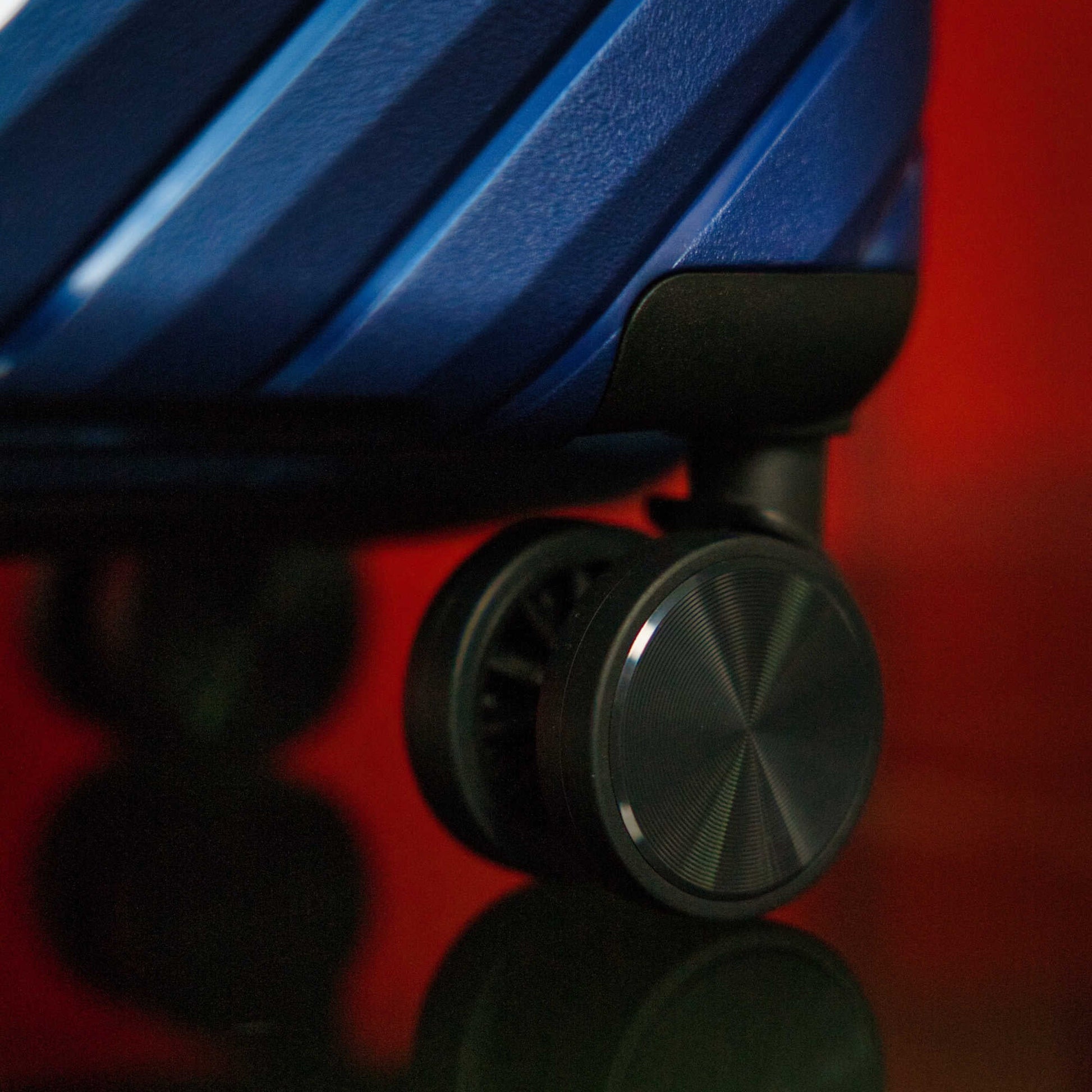 28 - inch Blue Hardcase Roller Luggage with 360° Wheels & TSA Lock - Lucid Soles