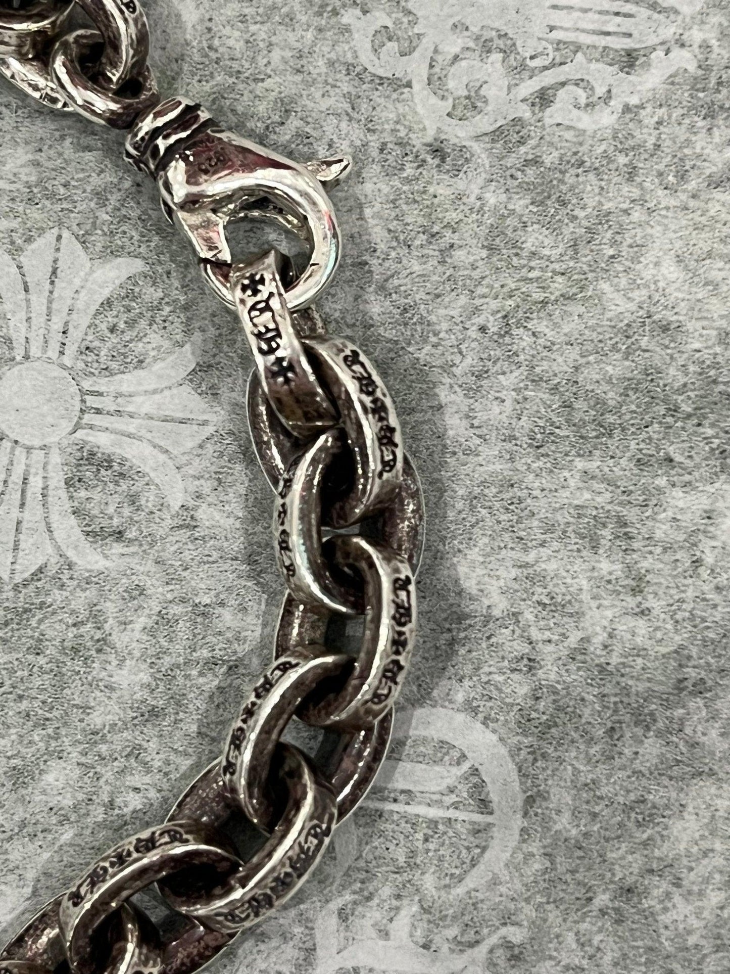 Chrome Hearts Silver Paper Chain Bracelet (8 Inches) - Lucid Soles