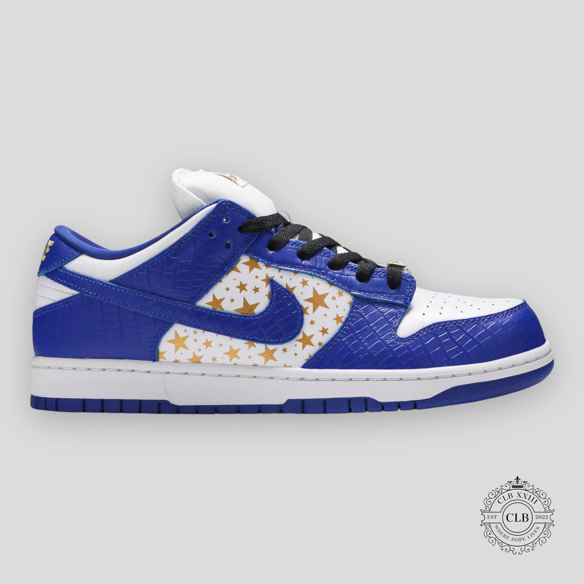 NIKE SB DUNK LOW X SUPREME "HYPER ROYAL" - Lucid Soles